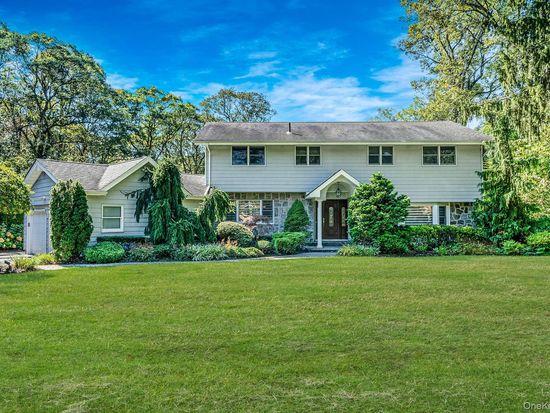 6 Buckingham Drive, Dix Hills, NY 11746