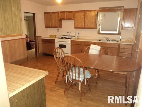 3rd image of 521 East St