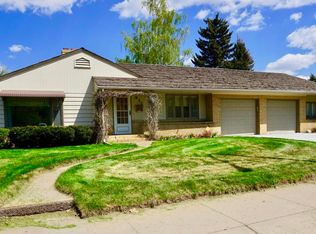 832 3rd Ave W, Dickinson, ND 58601