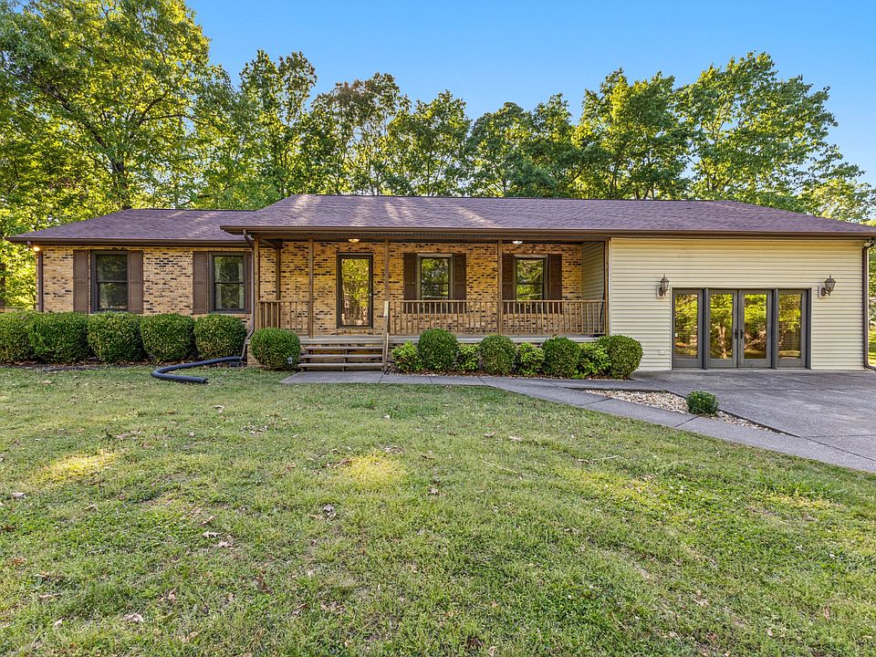 1st image of 113 Oakwood Cir