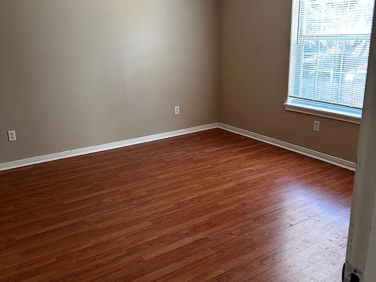 139 Sherwood Dr #D — Photo 10