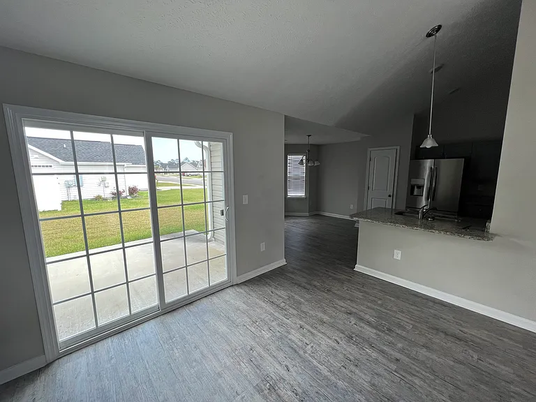 228 Leste Rd — Photo 8