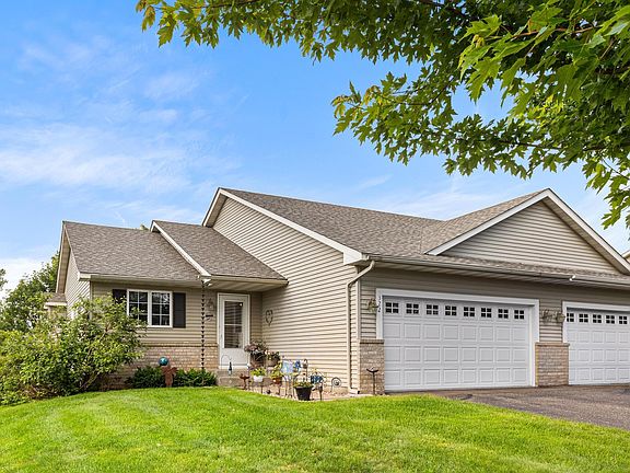 2nd image of 322 Wildwood Cir