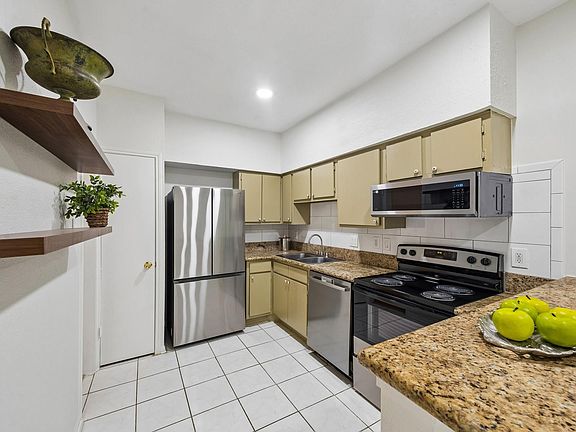 4th image of 2100 Tanglewilde St APT 529