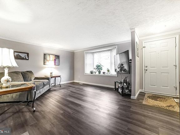 3rd image of 20841 Harlequin Ln