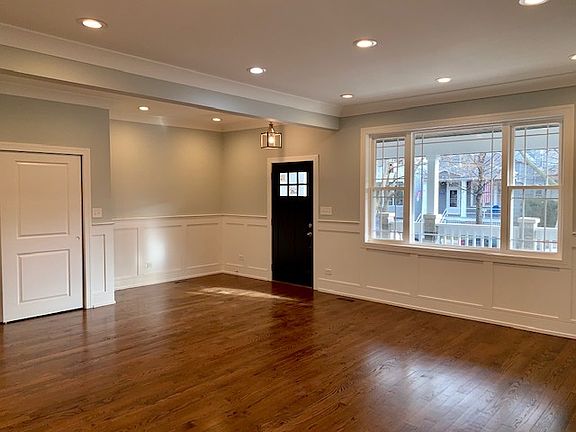 4th image of 3738 N Francisco Ave #1