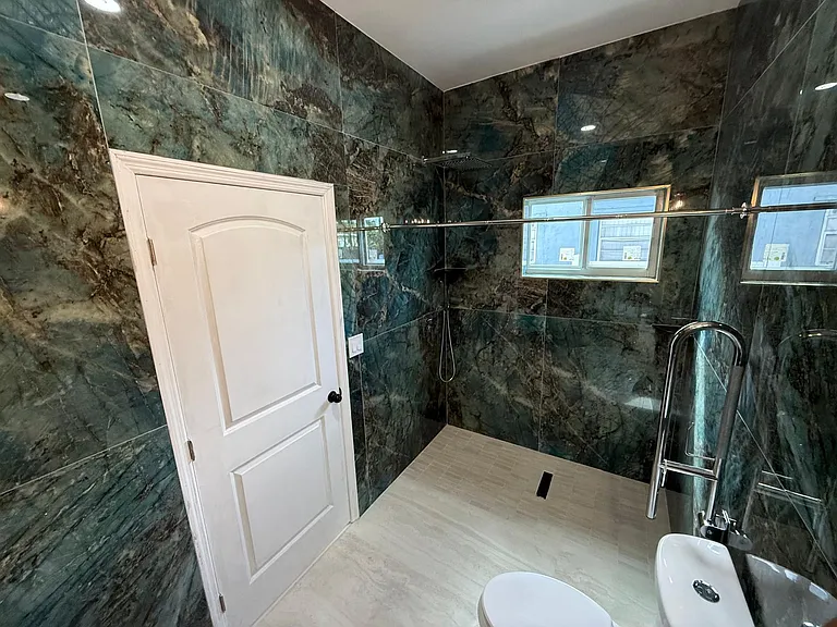 6319 Southgate Blvd — Photo 11