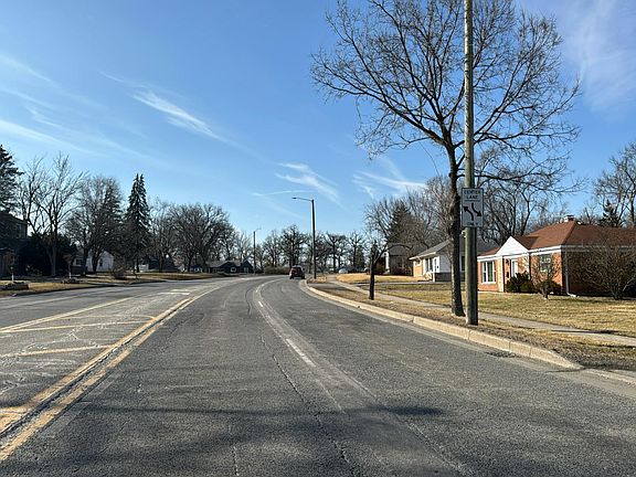 4th image of 16 Sauk Trl