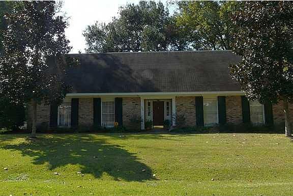 2nd image of 209 Robinhood Cir
