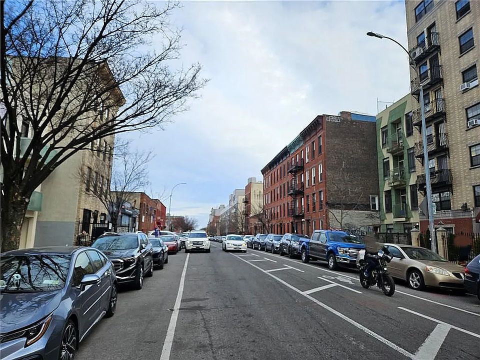 2nd image of 794 Bergen St