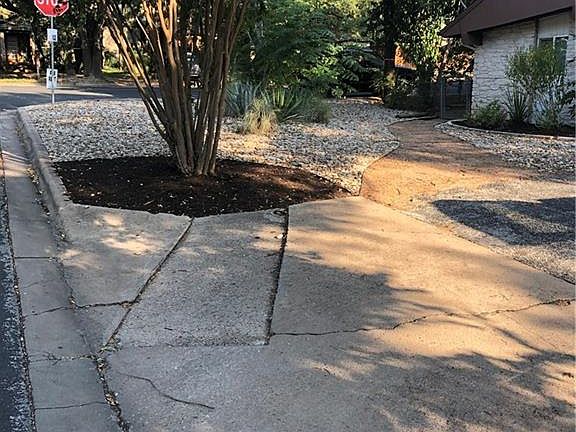 2nd image of 1608 Valleyridge Dr