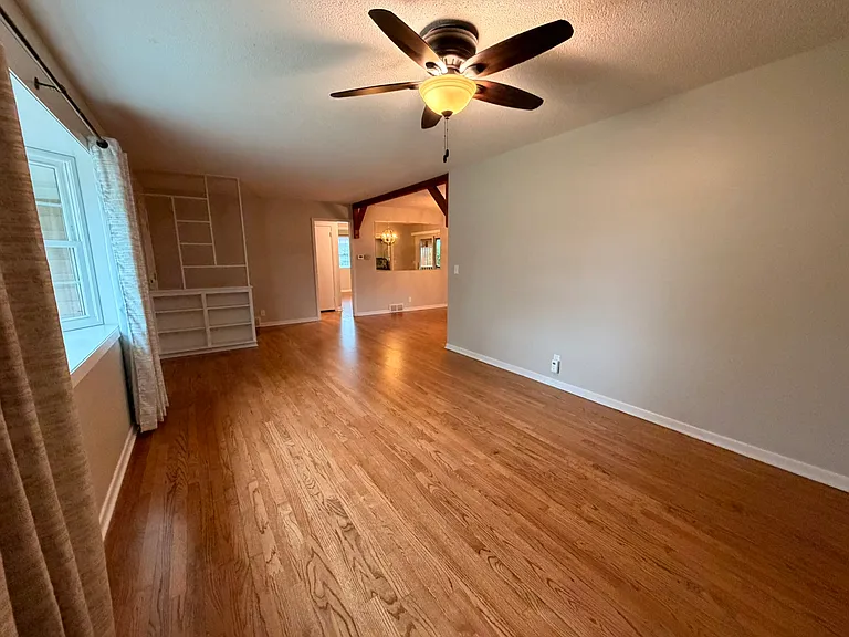 1216 Robin Dr — Photo 42
