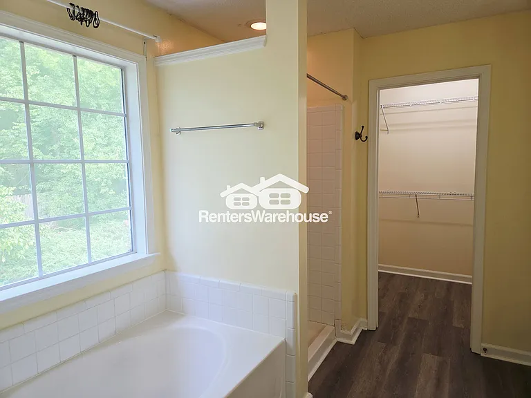 223 Regent Sq — Photo 12