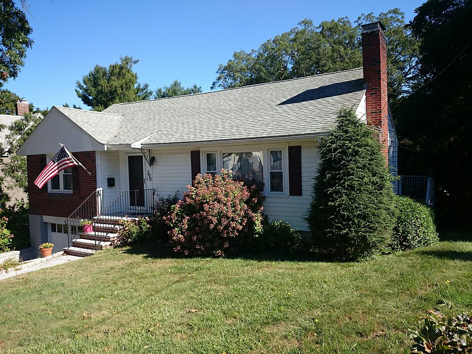 2nd image of 390 Park St