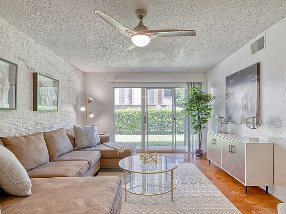 4th image of 500 S Congress Ave #137