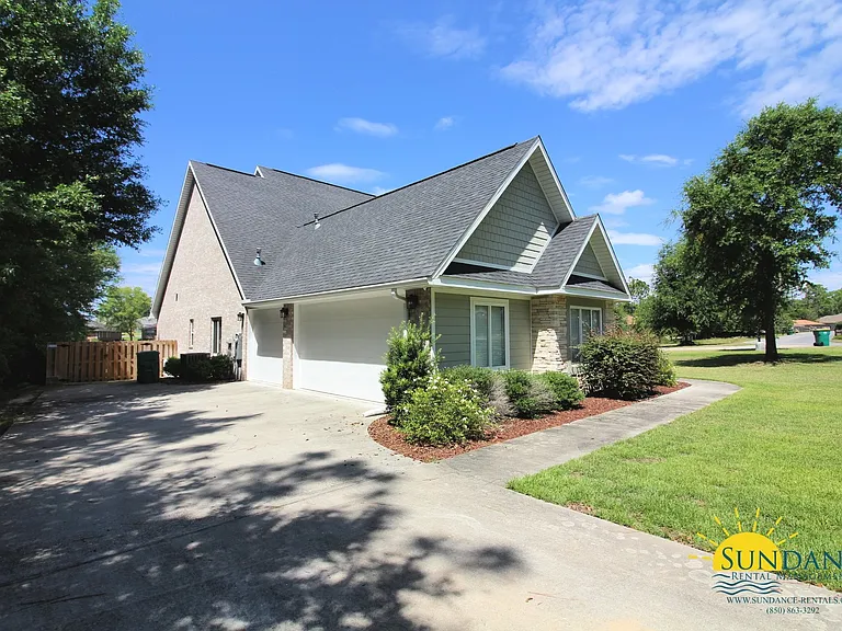 432 Shoal Lake Dr — Photo 2