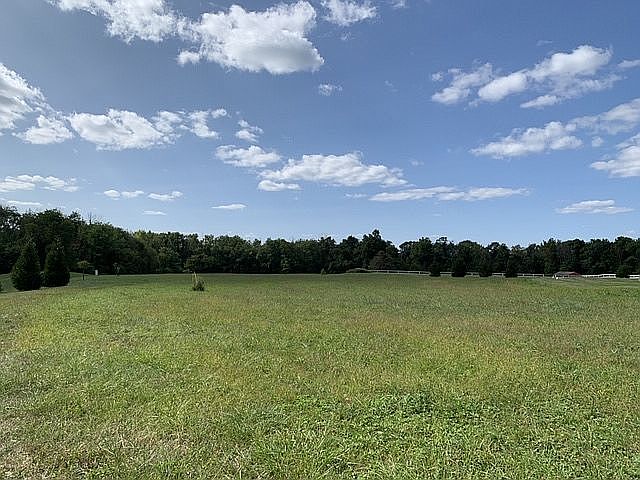 1st image of 723 Gravel Hill Rd