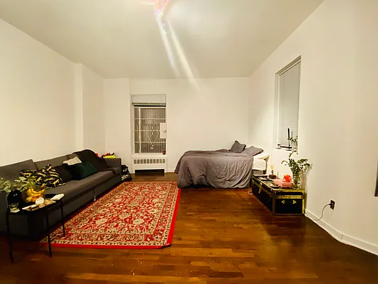 Rented by Compass | media 7