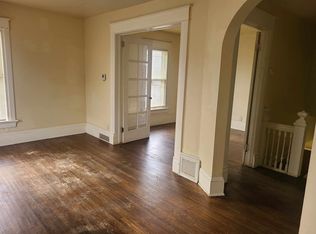 815 1/2 Randolph St, Waterloo, IA 50702