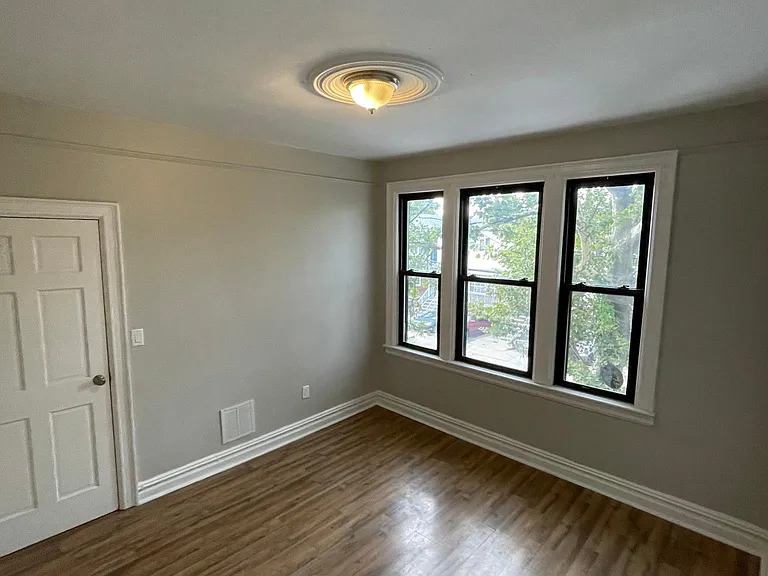 292 Boyd Ave — Photo 18