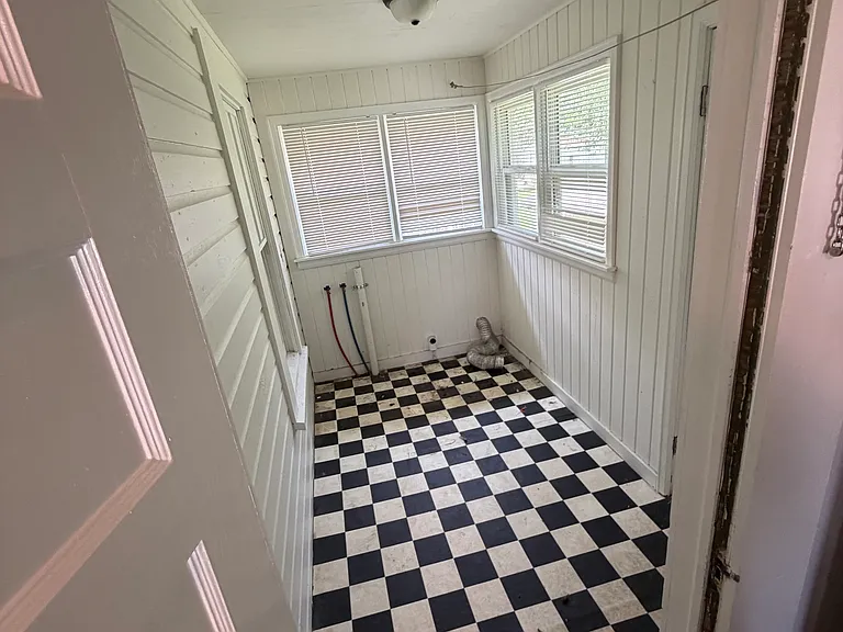 1317 Katherine St NW — Photo 10