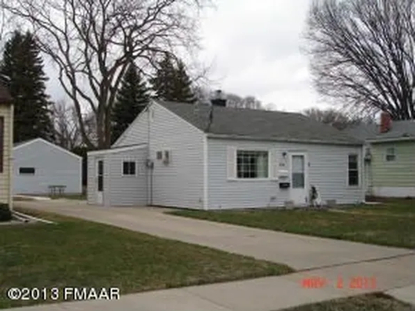 1730 3rd St N, Fargo, ND 58102