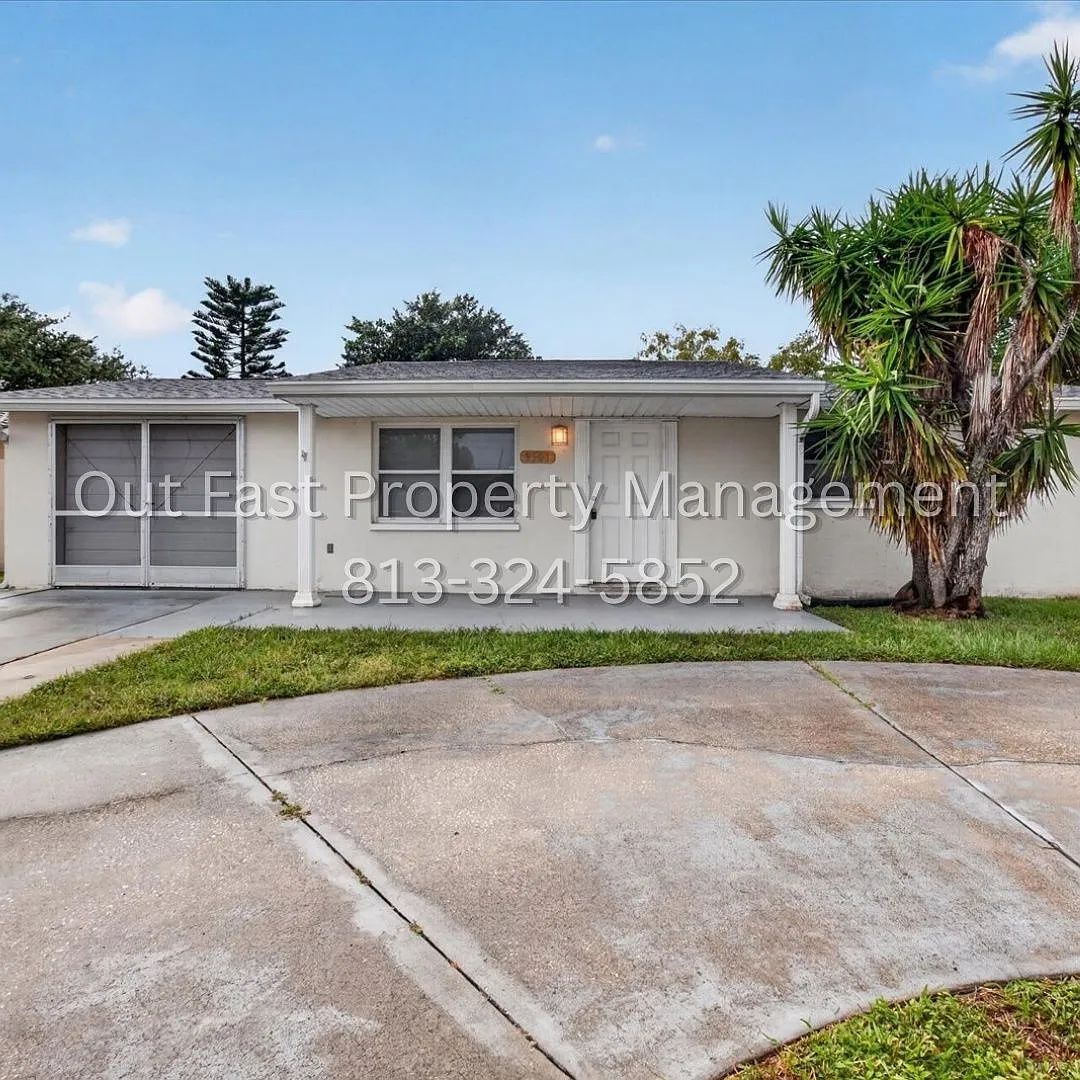 2 bed, 1.0 bath, 956 sqft, $1,295 — Photo 1