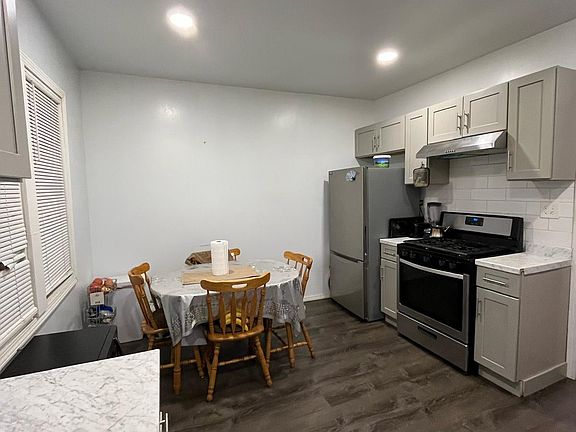 5th image of 29 Virgil Ave Unit 2