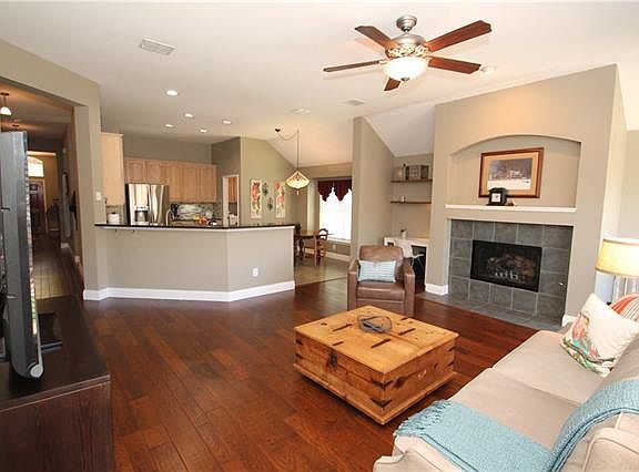 4th image of 1125 Shady Oaks Ct