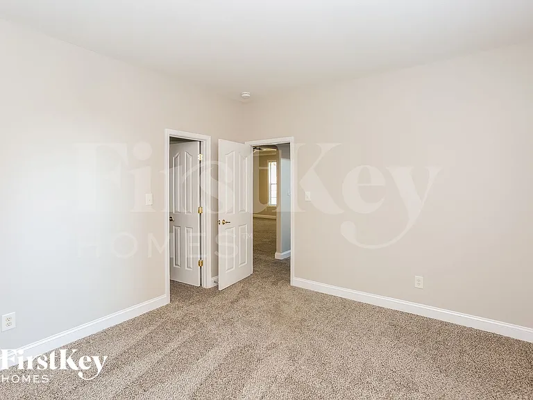 9633 Waltham Ct — Photo 12