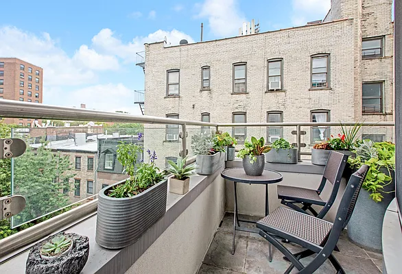 Sold by Compass | media 1