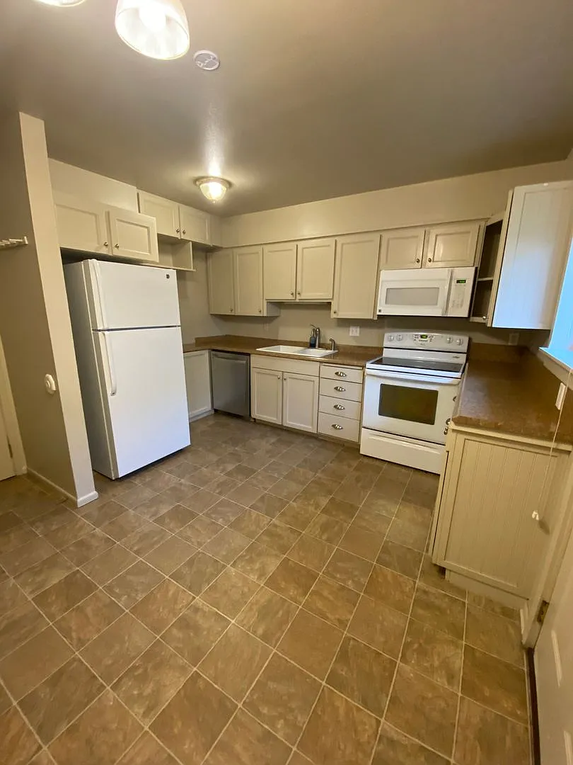 55+ Community — Photo 3