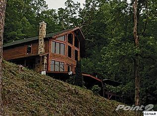 2733 Pine Crest Ln, Sevierville, TN 37862