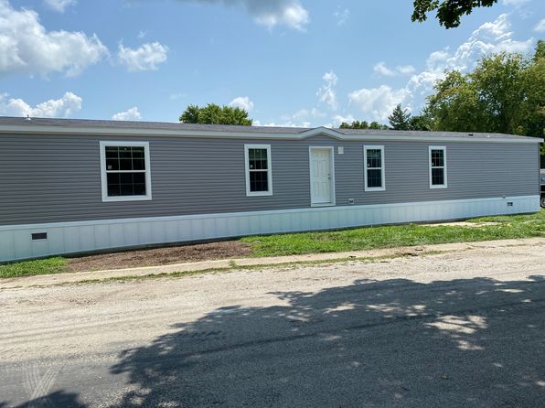 301 N Snell St #25, Blue Mound, IL 62513