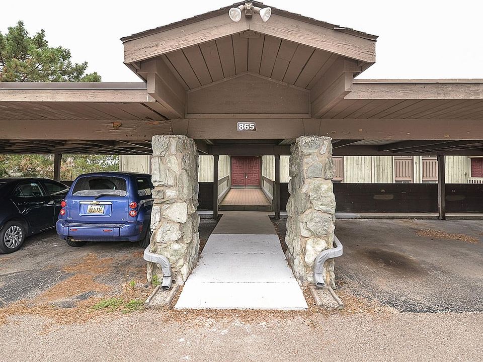 1st image of 865 Cliffs Dr APT 202B