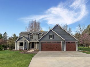 1977 Elm Tree Dr, Kewaskum, WI 53040