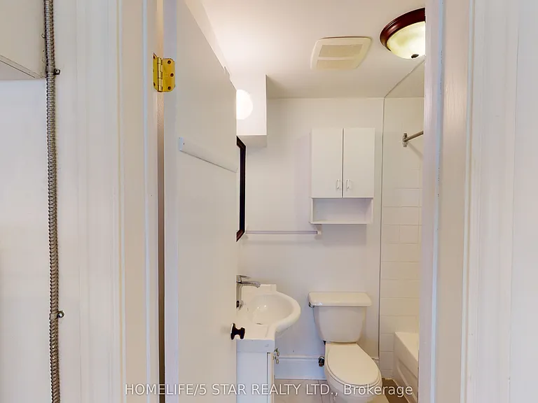 1152 Gerrard St E #203 — Photo 11