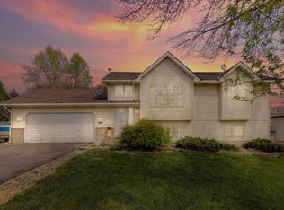 8710 Hillview Dr E, Saint Bonifacius, MN 55375