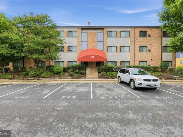 3320 S 28th St APT 203, Alexandria, VA 22302