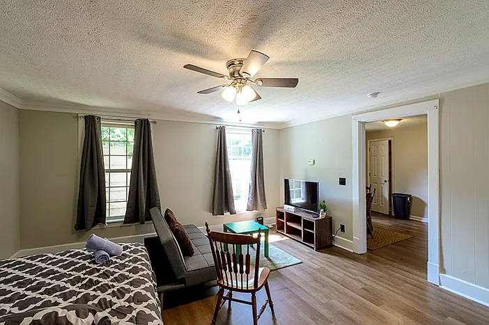 3416 Vetter Ave - Unit 3 — Photo 4