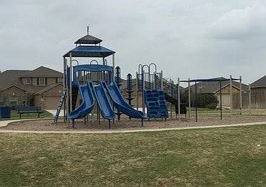 4 bed, 1745 sqft, $2,095 — Photo 3