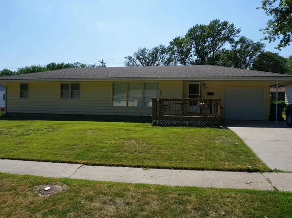 1801 SW Crest Dr, Topeka, KS 66604