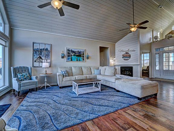 4th image of 421 35th Rd