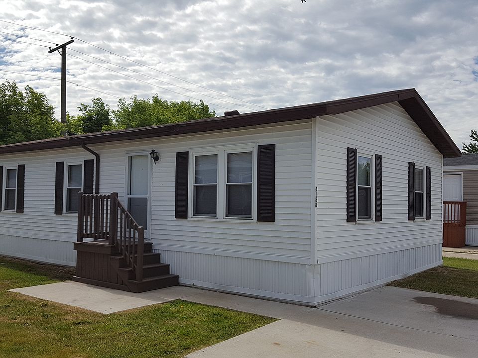 1st image of 4138 Riverview Cir