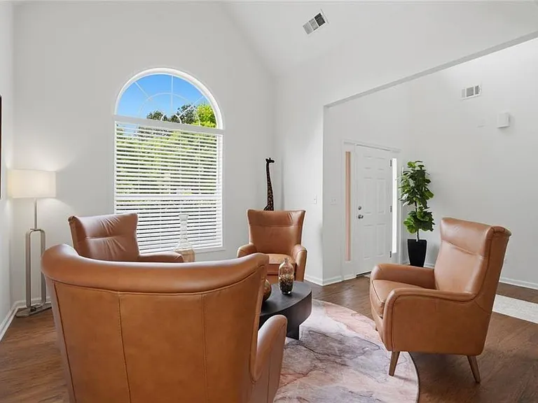 6261 Vinings Vintage Dr — Photo 6