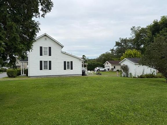 4th image of 352 Horseshoe Dr