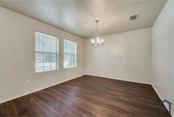1109 Boxwood Dr — Photo 6