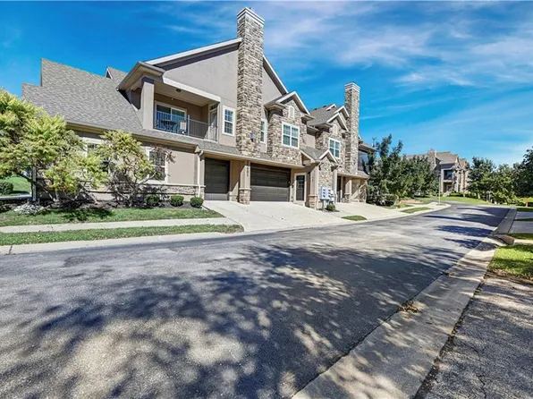 16001 Granada St APT 230, Overland Park, KS 66085