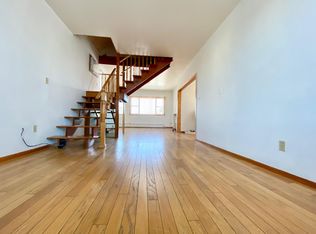 194 Front St, Secaucus, NJ 07094