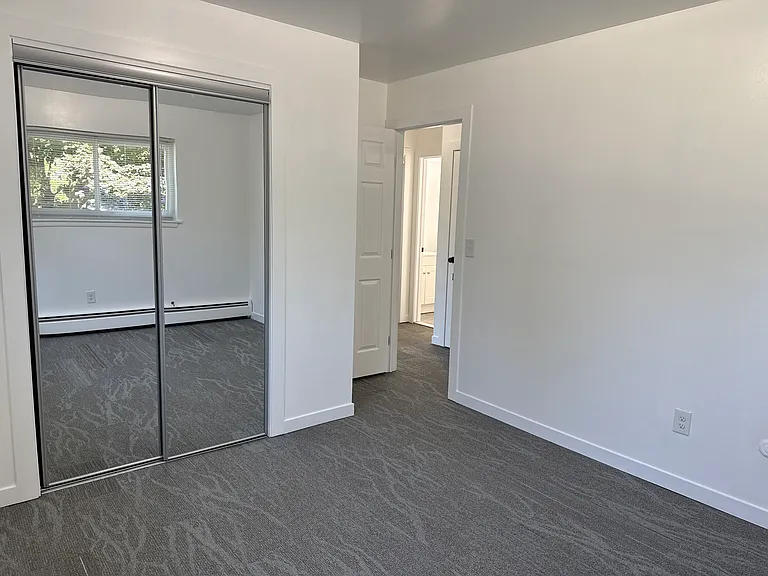 211 E Main St #4 — Photo 13